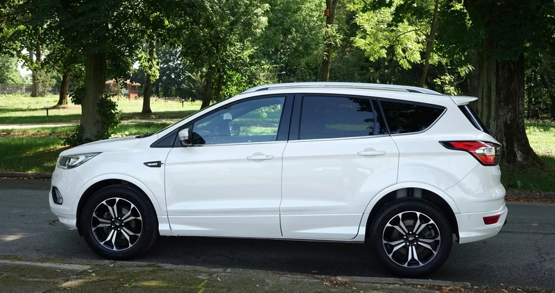 Ford Kuga cena 84990 przebieg: 42000, rok produkcji 2019 z Szprotawa małe 781